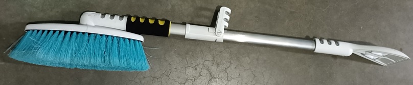 02288 уценка, Скребок с телескопической ручкой (до 93см)(сломан - не держится щётка)